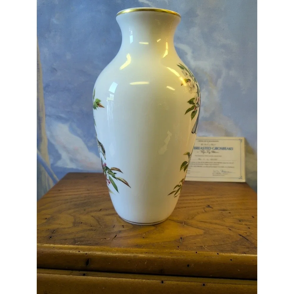 Kaiser Vintage Porcelain Vase Rose-Breasted Grosbeaks For Danbury Mint
